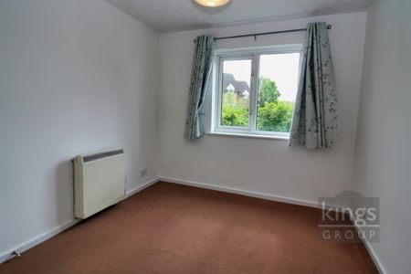 2 Bedroom Apartment - First Floor To Let - Photo 2