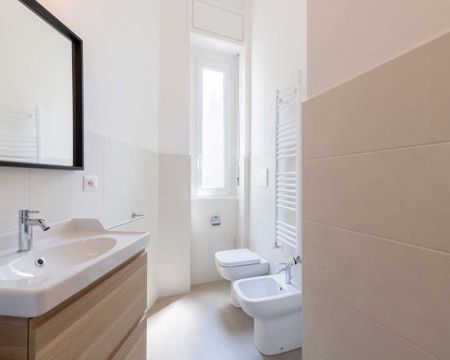 Via della Moscova, Milan, Lombardy 20121 - Photo 4