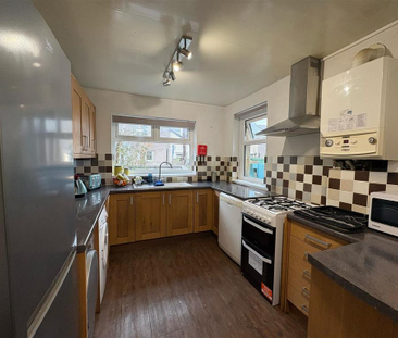 4 bedroom private hall to rent - Photo 5