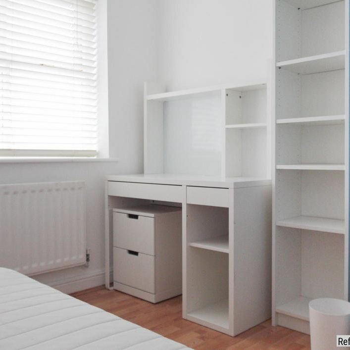 4 bedroom detached house to rent - Photo 1