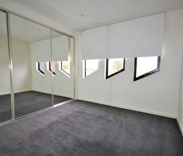 Architecturally Designed Modern Home in a Prime Location - Photo 2