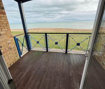 Ensenada Reef, Eastbourne *Private Balcony with Stunning Sea view* - Photo 2