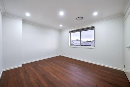 Neatly Presented Large Family Home - Photo 4