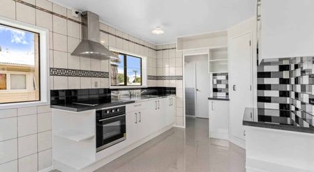 Great location with new kitchen - Photo 4