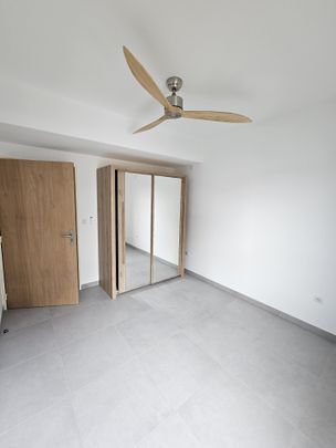Location Appartement 3 pièces 62m² ST PIERRE 97410 - Photo 1