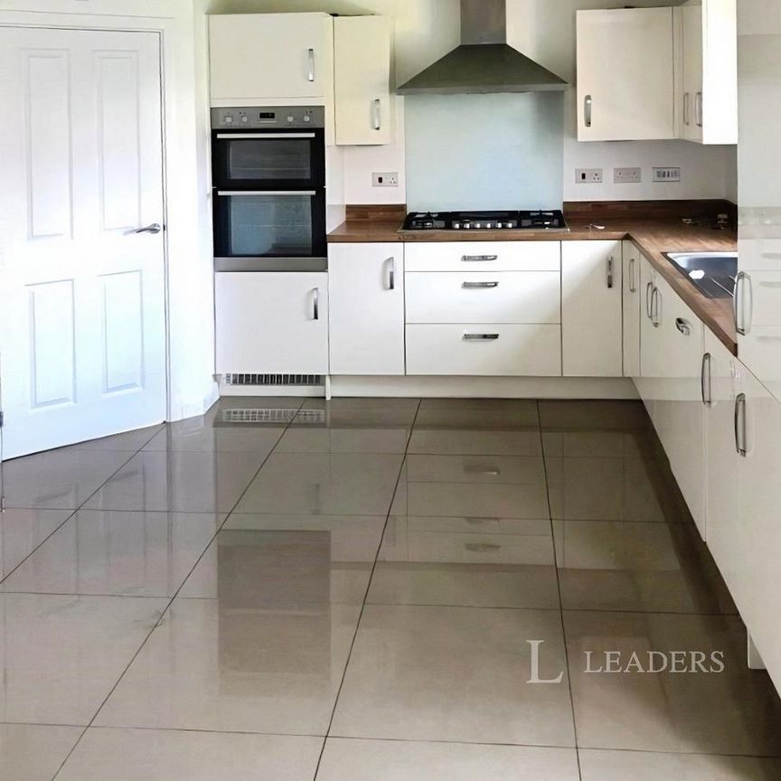 4 bedroom detached house to rent - Photo 1