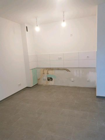 Frisch renovierte 2 - Zimmer Wohnung mit Balkon - Photo 5