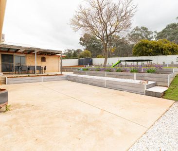 COMFORTABLE LIVING ON KALOONA DRIVE - Photo 6