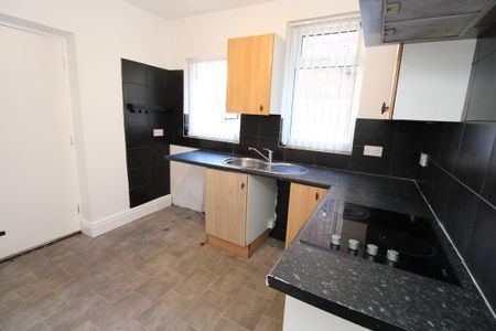 To Let 2 Bed Ground Floor Flat - Photo 5