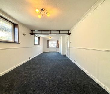 Bourn Avenue, Hillingdon, UB8 - Photo 2