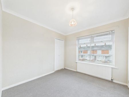 24 York Parade - Photo 3