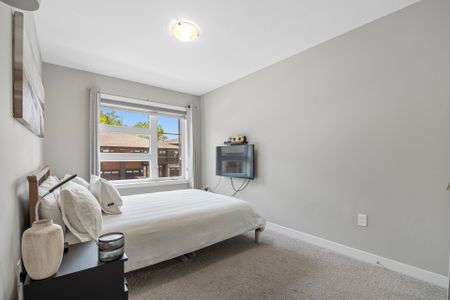 For Lease - 939 Robert Ferrie Drive, Kitchener, Ontario - Photo 5