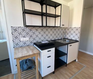 Location Appartement 2 pièces 39m² LILLE 59000 - Photo 3