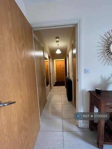 2 bedroom flat to rent - Photo 5