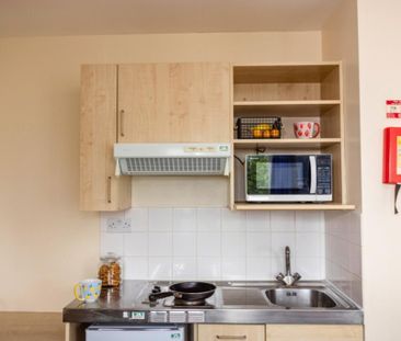 Studio to rent - Photo 2