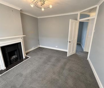 4 bedroom semi-detached house to rent - Photo 1