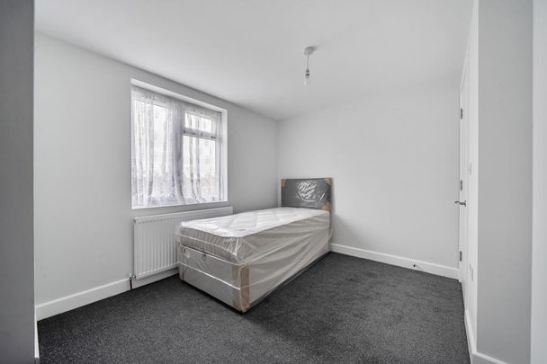 5 bedroom semi-detached house to rent - Photo 1