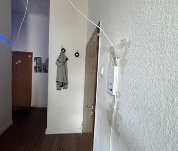 Ein Zimmer in einer 5-Zimmer-Wohnung in WG - Foto 1