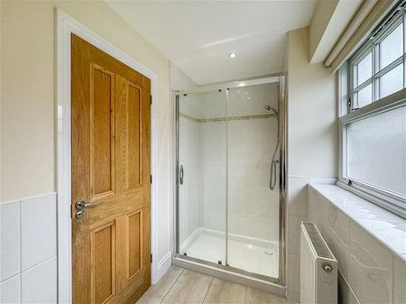 3 bedroom detached house to rent - Photo 5