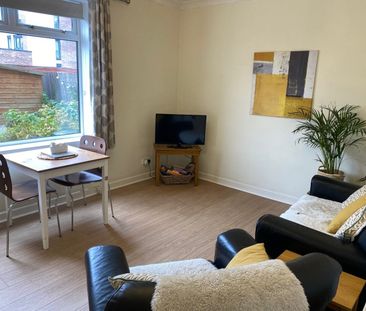 2 Bed Flat, Pilton Avenue, EH5 - Photo 3