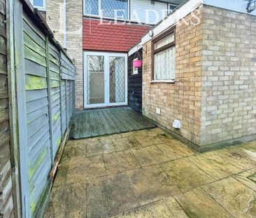 3 bedroom terraced house to rent - Photo 4