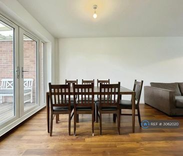 3 bedroom semi-detached house to rent - Photo 5