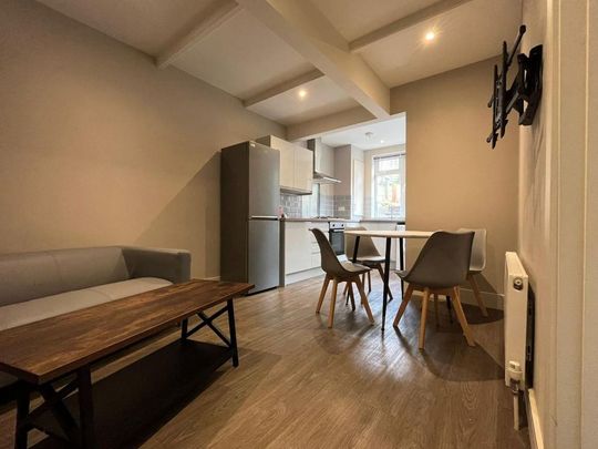 2 bedroom ground floor flat to rent - Photo 1