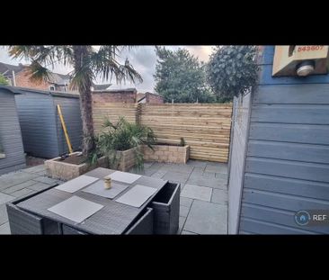 3 bedroom terraced house to rent - Photo 6