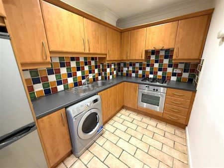 2 bedroom flat to rent - Photo 4