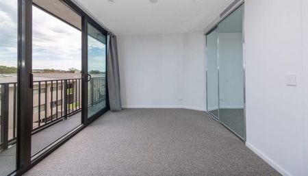 Stylish Two-Bedroom Apartment in the Heart of Northbourne Avenue - Photo 3