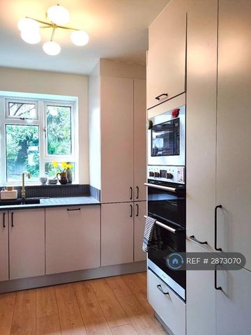 3 bedroom maisonette to rent - Photo 4