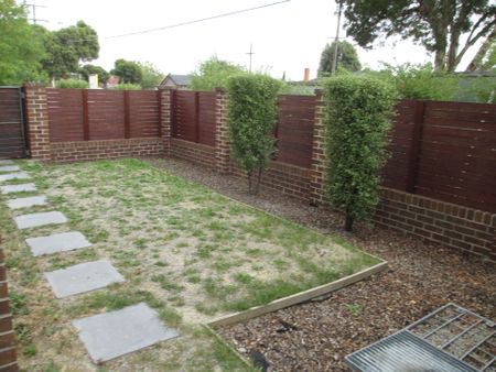 Modern Townhouse - Perfectly Positioned! - Photo 5