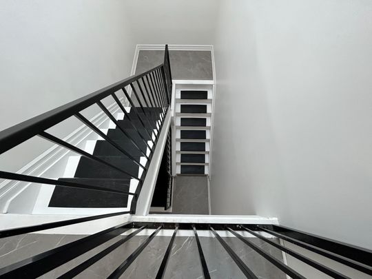 For Lease - 792 College Street Unit# 2nd flr, Toronto, Ontario - Photo 1