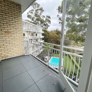 LIGHT AND AIRY ONE BEDROOM UNIT - Photo 2