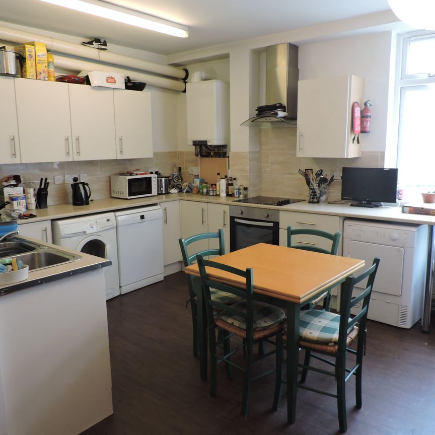 Student Properties to Let - Photo 1