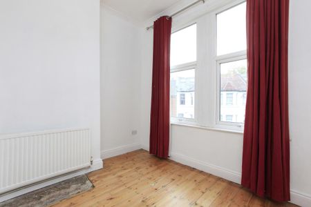 3 bedroom maisonette in Balham - Photo 2