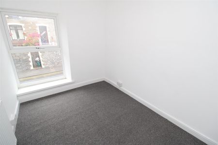 House - Terraced For Rent Tyntyla Road, Pentre - Photo 3