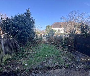 4 bedroom detached house to rent - Photo 2