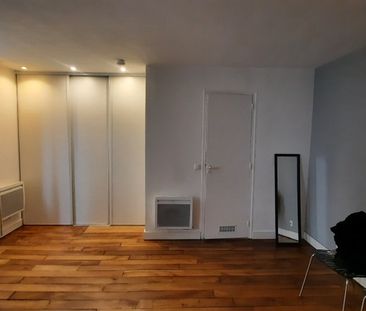 STUDIO A LOUER - PARIS 7EME ARRONDISSEMENT - 21.64 m - 940 € - Photo 1