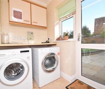 1 bedroom in a house share to rent - Photo 4