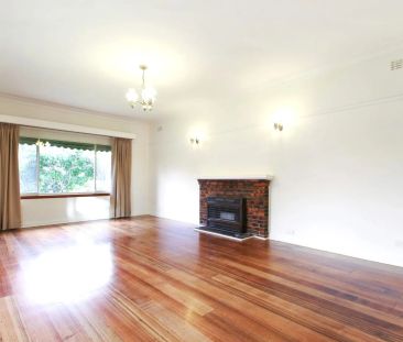 THREE BEDROOM HOME - PERFECT LOCATION! - Photo 2