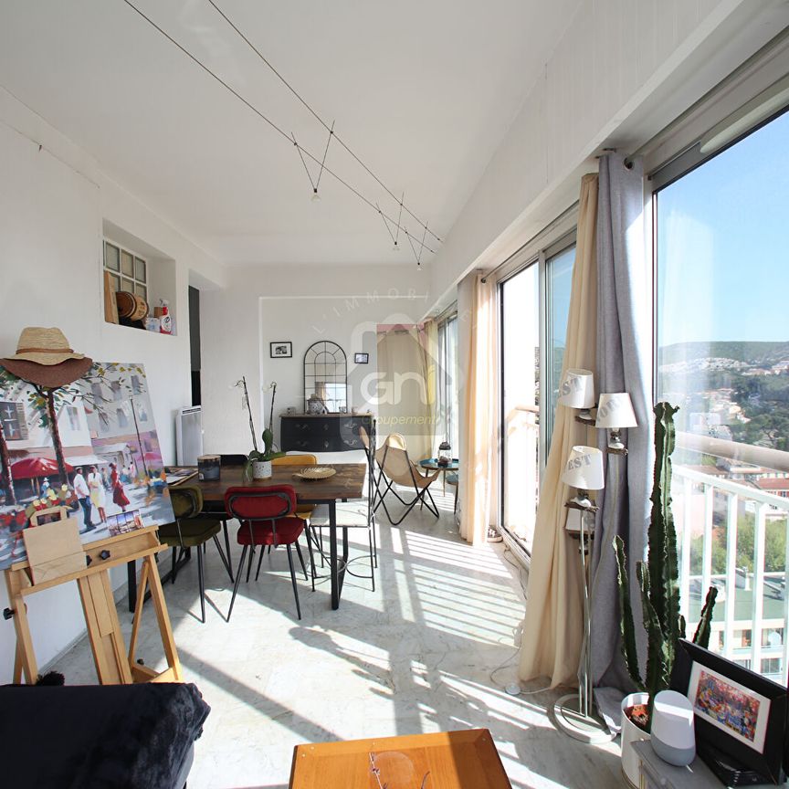 APPARTEMENT A LOUER T2 de 38 m2 ventre village VUE MER AU PORT DE CARRY-LE-ROUET, - Photo 1