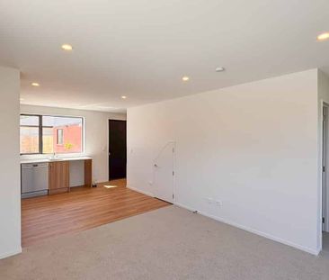 Sleek Two Bedroom Townhouse! - Photo 3