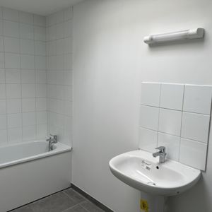 Location Maison 4 pièces 85m² TOURCOING 59200 - Photo 2
