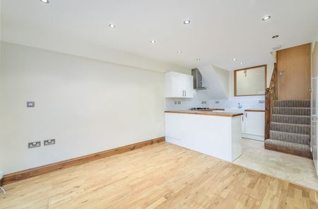 2 Bed Flat, Jowett Street, SE15 - Photo 4