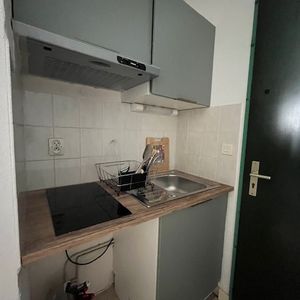 POITIERS EST, STUDIO MEUBLE AVEC PARKING - Photo 3
