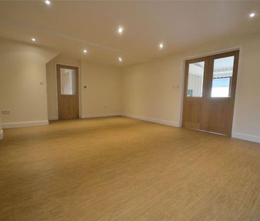 2 bedroom barn conversion to rent - Photo 2
