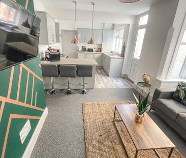 1 bedroom in a house share to rent - Photo 2