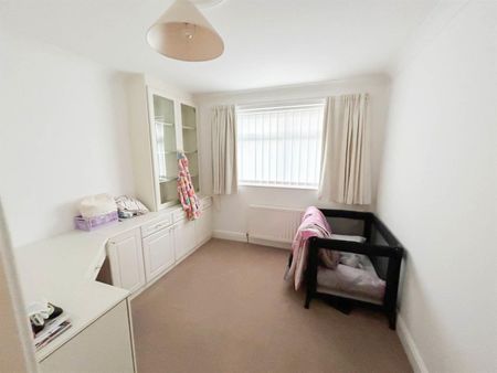 2 Bedroom Flat - Photo 5