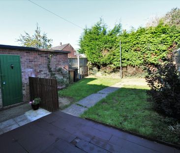 Terraced House to rent on - Photo 3